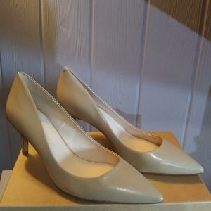 Banana Republic Pointed Toe Pumps